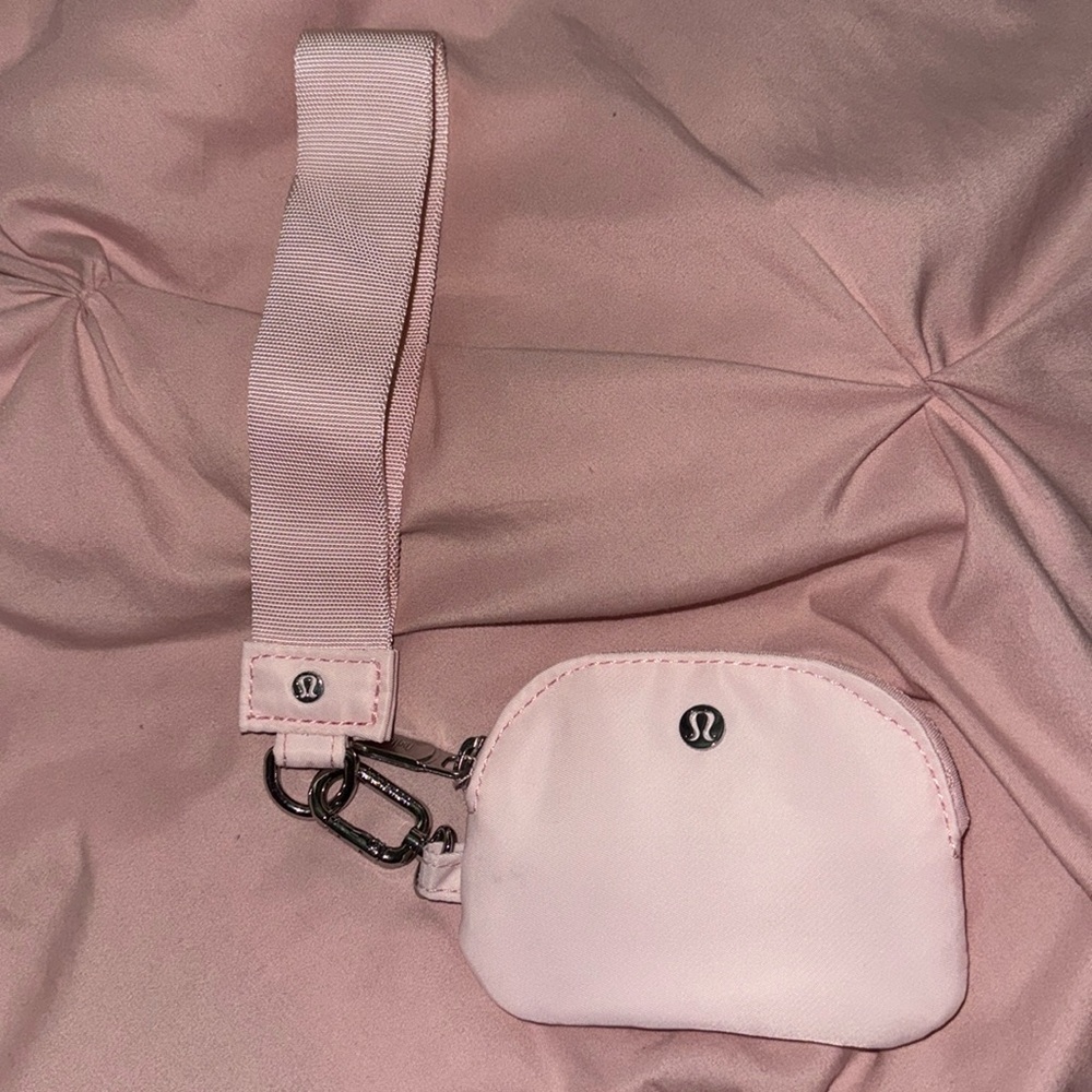 lululemon big pouch with strap NO SMALL POUCH!